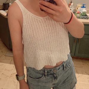WHITE KNIT CROP TOP